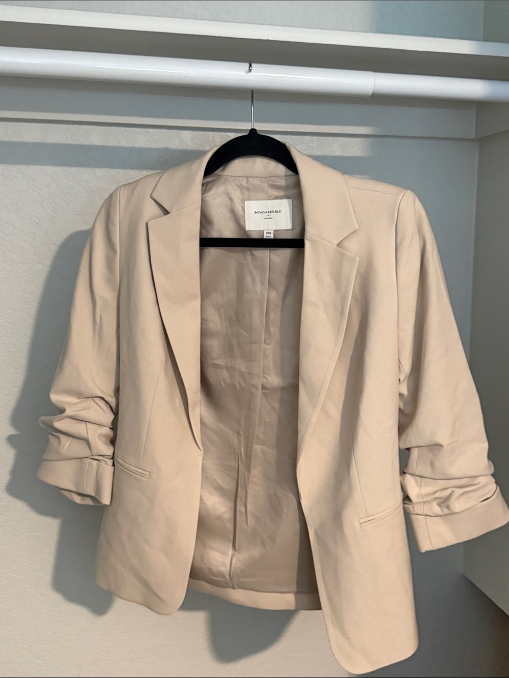 Banana Republic Hayden Light Cream Ruched-Sleeve Blazer